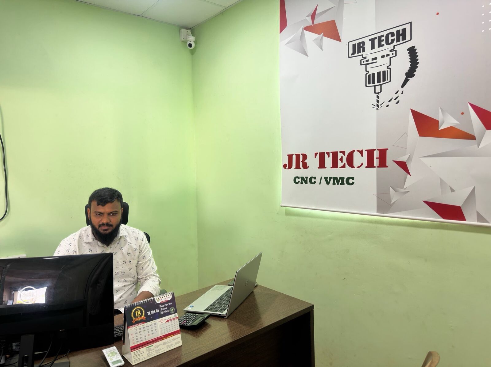 JR TECH office and planning desk